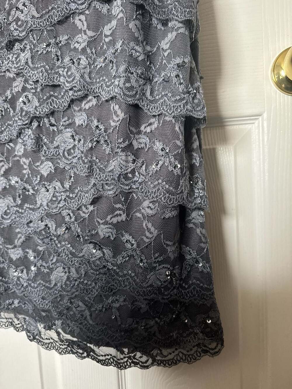 Marina Women's Gray Sequin Lace V-Neck Tiered Sheath Cocktail Dress 18W - Picture 6 of 11